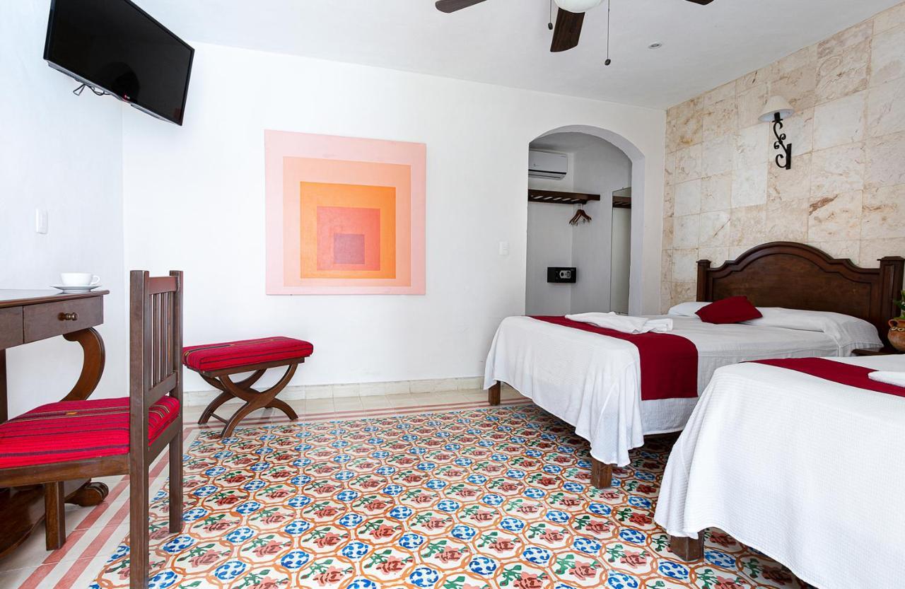 La Aurora Hotel Colonial Valladolid  Buitenkant foto