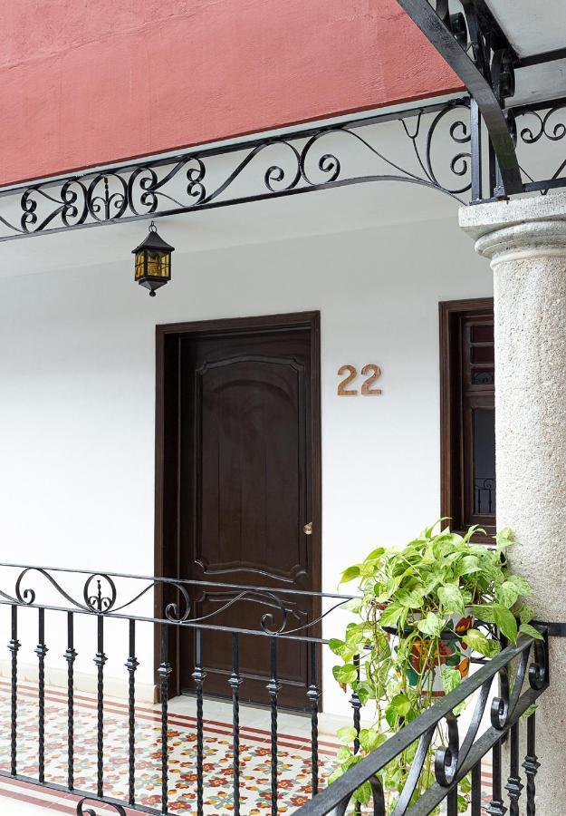 La Aurora Hotel Colonial Valladolid  Buitenkant foto