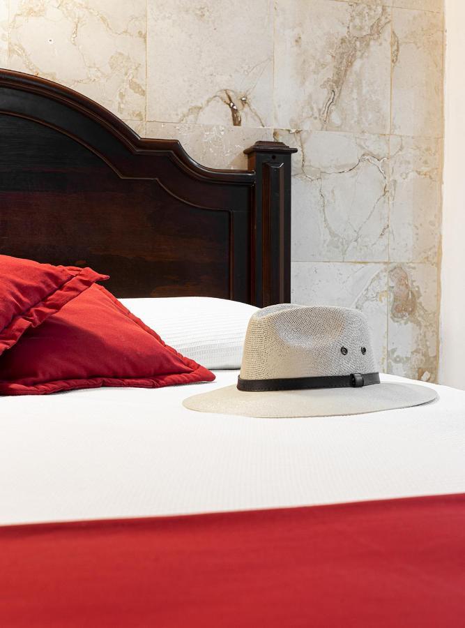 La Aurora Hotel Colonial Valladolid  Buitenkant foto