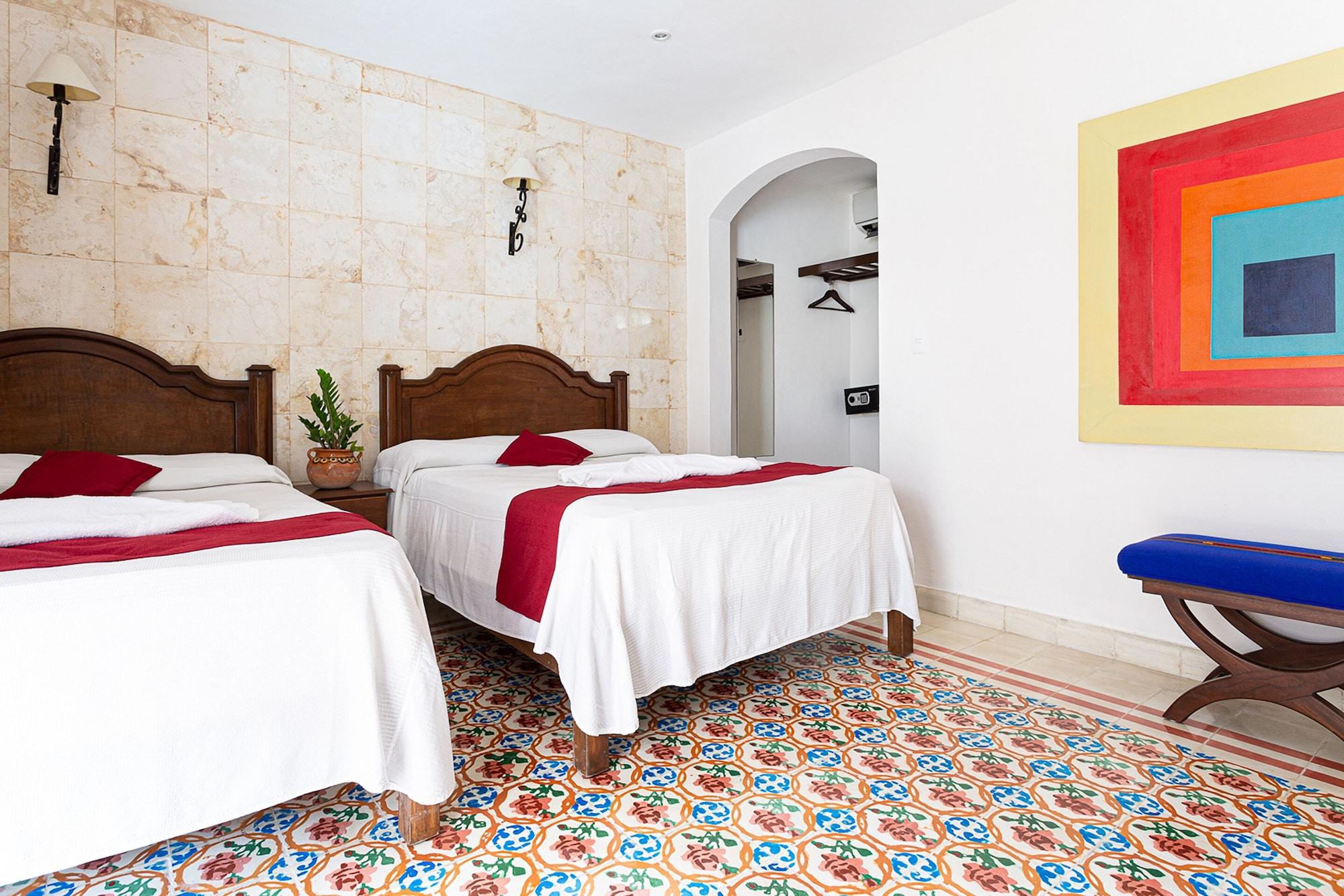 La Aurora Hotel Colonial Valladolid  Buitenkant foto