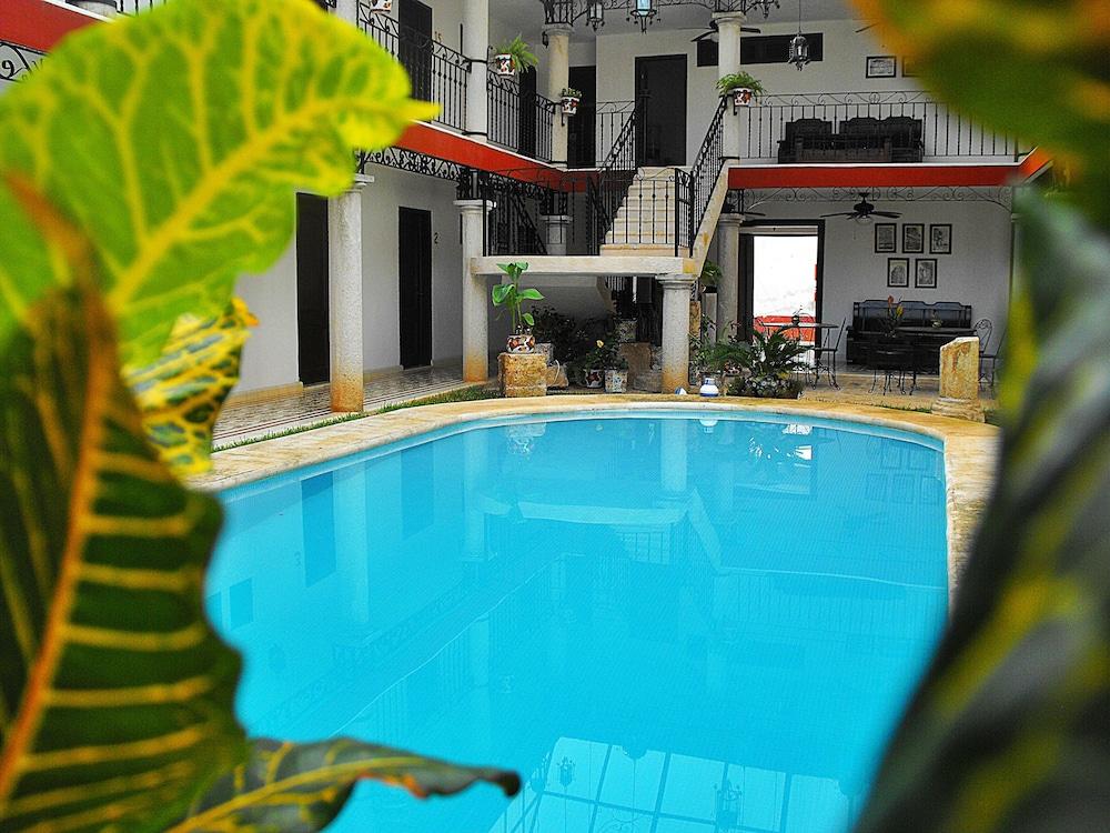 La Aurora Hotel Colonial Valladolid  Buitenkant foto