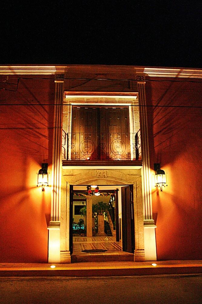 La Aurora Hotel Colonial Valladolid  Buitenkant foto