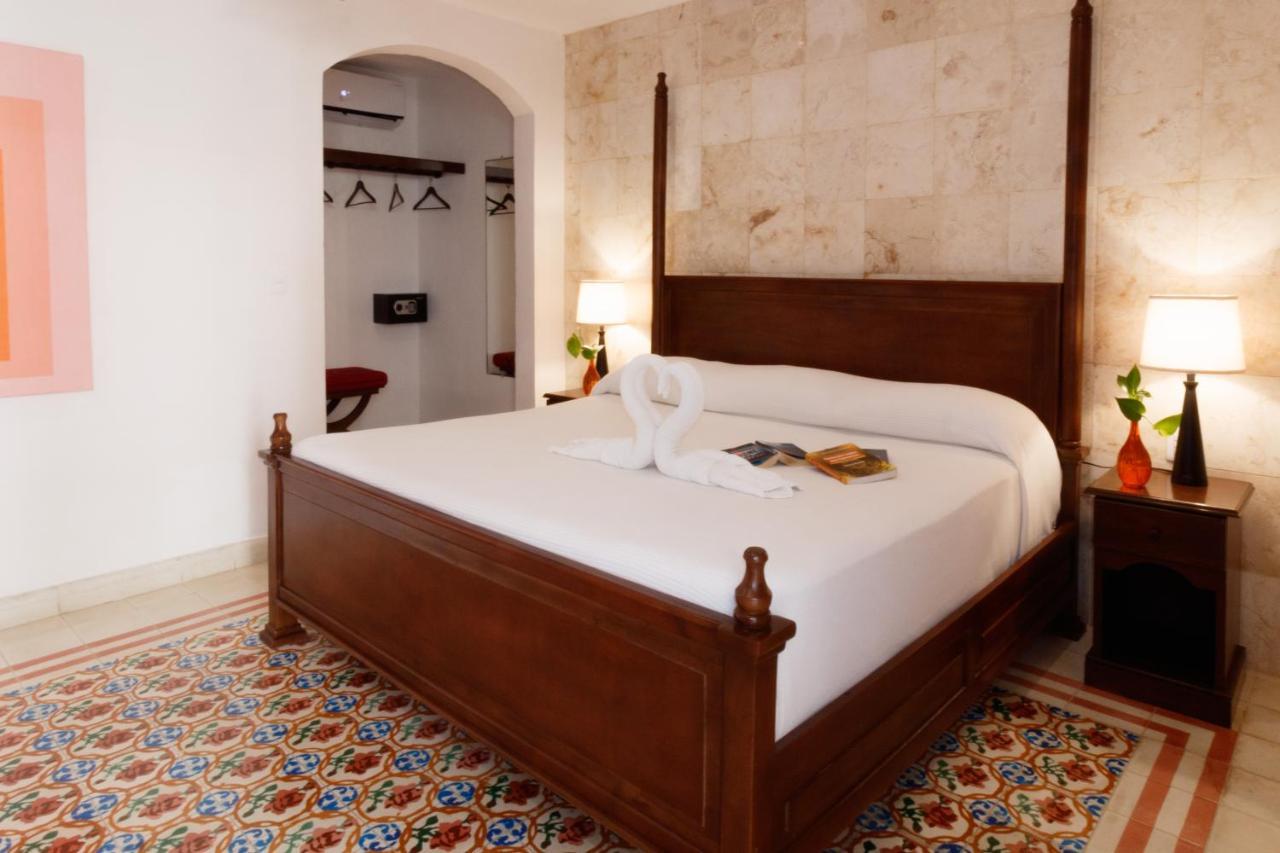 La Aurora Hotel Colonial Valladolid  Buitenkant foto