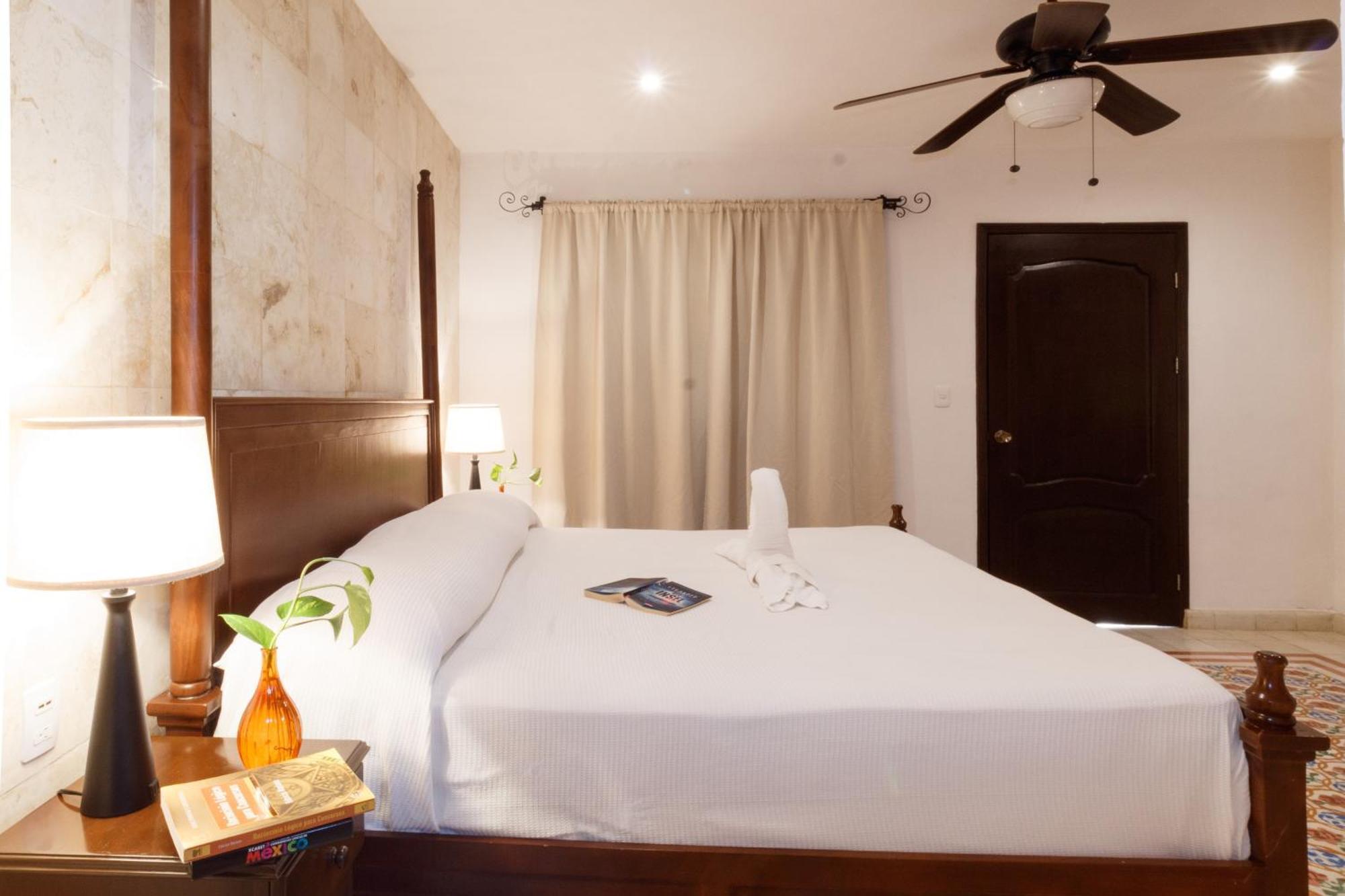 La Aurora Hotel Colonial Valladolid  Buitenkant foto