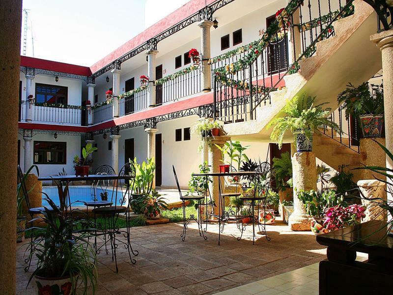 La Aurora Hotel Colonial Valladolid  Buitenkant foto